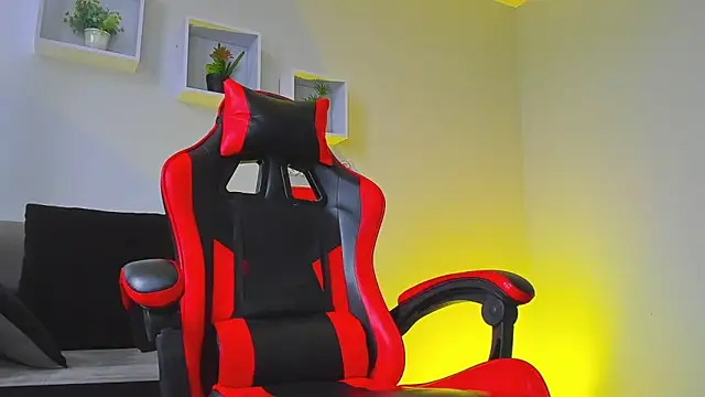 Snapshot of DIMITRI_MASTEER chatting on 10.05.25 DIMITRI MASTEER online show from 10.05.25