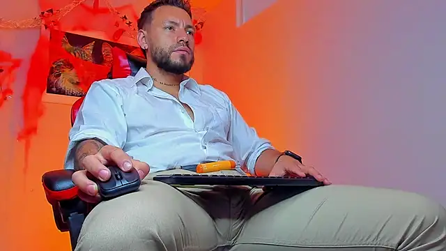 Snapshot of DIMITRI_MASTEER chatting on 10.17.25 DIMITRI MASTEER online show from 10.17.25