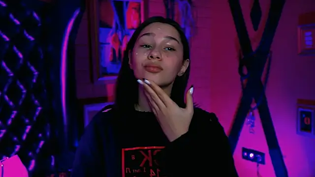 KimClarks  online show from 10.14.25