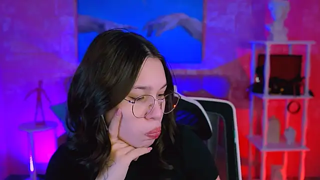 KimClarks  online show from 11.15.25