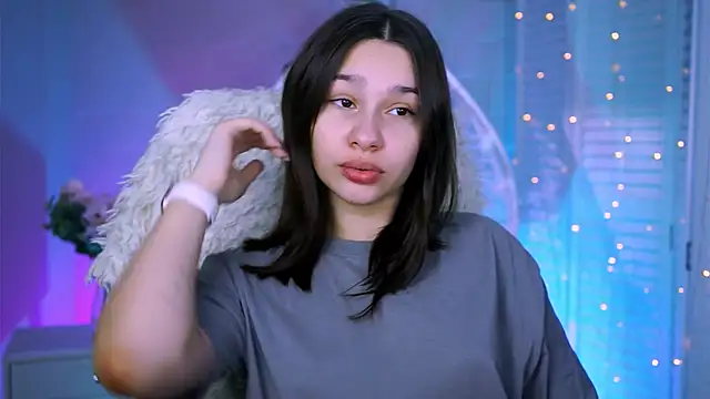 KimClarks  online show from 11.19.25