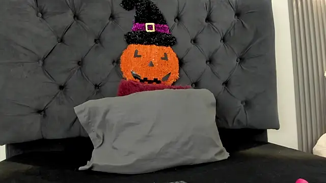 Sofia Seduccion online show from 10.23.25