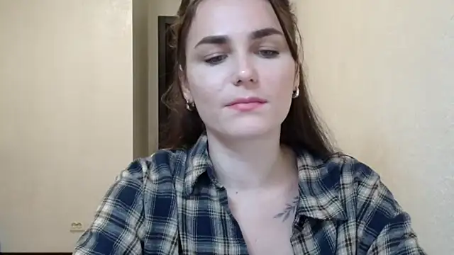 Snapshot of Silviaa_a chatting on 10.08.25 Silviaa a online show from 10.08.25