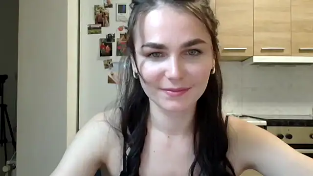 Snapshot of Silviaa_a chatting on 10.13.25 Silviaa a online show from 10.13.25