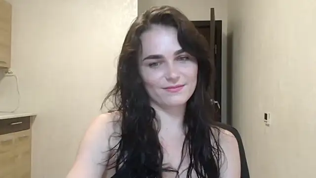 Snapshot of Silviaa_a chatting on 11.06.25 Silviaa a online show from 11.06.25