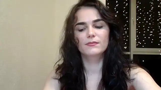 Snapshot of Silviaa_a chatting on 11.17.25 Silviaa a online show from 11.17.25