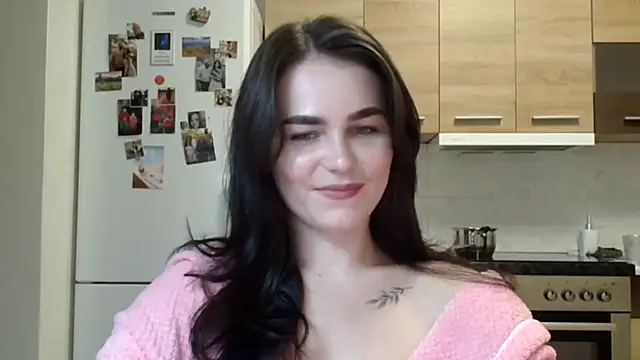 Snapshot of Silviaa_a chatting on 11.24.25 Silviaa a online show from 11.24.25