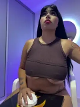 Snapshot of lucialauper_ chatting on 06.04.26 lucialauper online show from 06.04.26