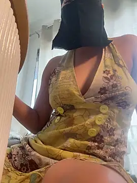 Snapshot of latinabhabi chatting on 11.08.25 latinabhabi online show from 11.08.25