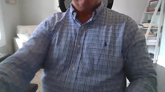 Snapshot of cyclone1212 chatting on 04.01.26 cyclone1212 online show from 04.01.26