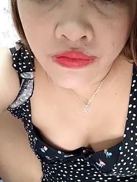 Snapshot of Sweetheart_Claire chatting on 10.05.25 Sweetheart Claire online show from 10.05.25