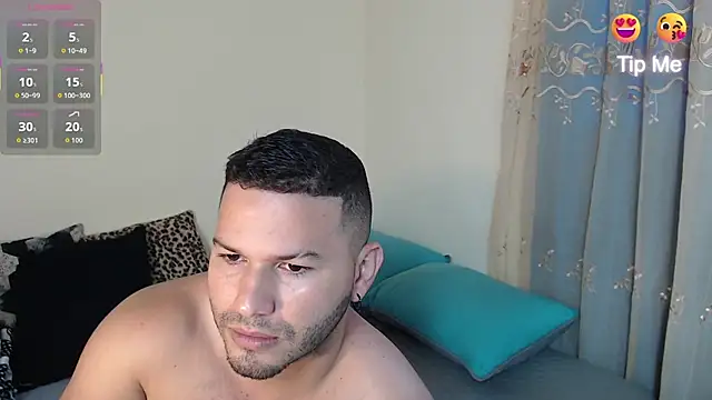 Snapshot of Tim_mz01 chatting on 10.14.25 Tim mz01 online show from 10.14.25