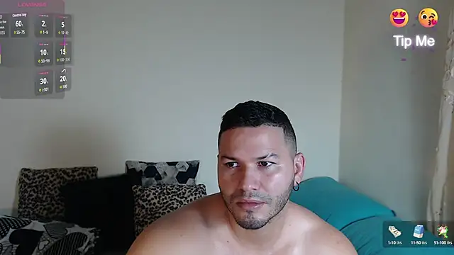 Snapshot of Tim_mz01 chatting on 10.15.25 Tim mz01 online show from 10.15.25