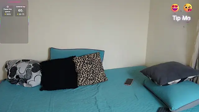 Snapshot of Tim_mz01 chatting on 10.18.25 Tim mz01 online show from 10.18.25