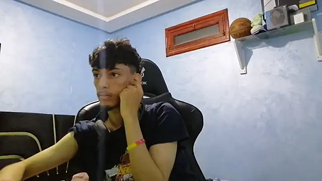 Snapshot of Dark_DesireX chatting on 10.02.25 Dark DesireX online show from 10.02.25