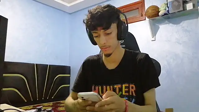 Snapshot of Dark_DesireX chatting on 10.04.25 Dark DesireX online show from 10.04.25