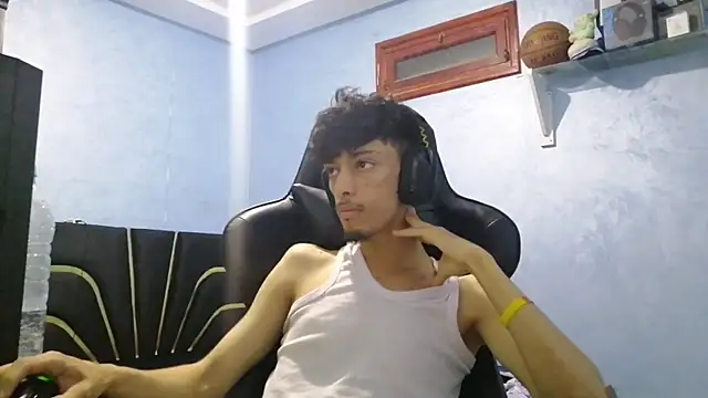 Snapshot of Dark_DesireX chatting on 10.08.25 Dark DesireX online show from 10.08.25