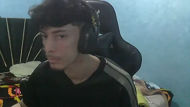 Snapshot of Dark_DesireX chatting on 10.25.25 Dark DesireX online show from 10.25.25