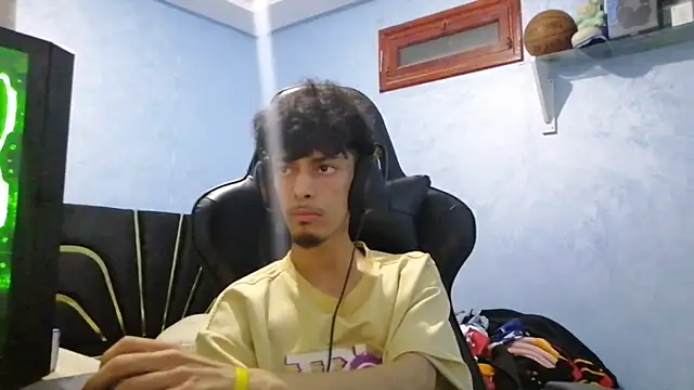 Snapshot of Dark_DesireX chatting on 10.28.25 Dark DesireX online show from 10.28.25