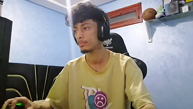 Snapshot of Dark_DesireX chatting on 10.29.25 Dark DesireX online show from 10.29.25