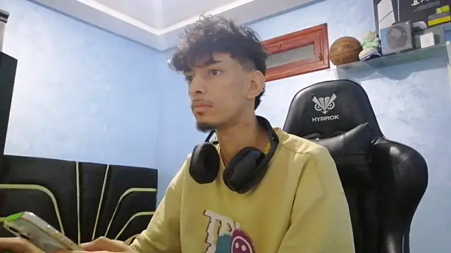 Snapshot of Dark_DesireX chatting on 10.30.25 Dark DesireX online show from 10.30.25