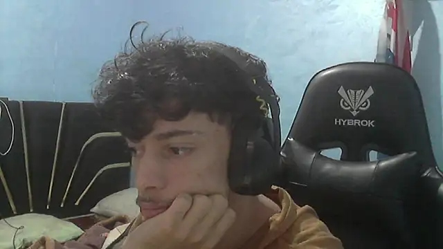 Snapshot of Dark_DesireX chatting on 11.04.25 Dark DesireX online show from 11.04.25