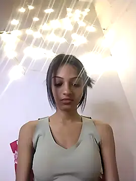 Snapshot of Your-Kitkat chatting on 11.18.25 Your-Kitkat online show from 11.18.25