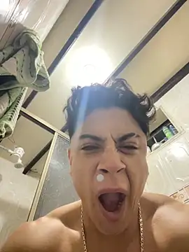 Snapshot of MR_MUSCLE chatting on 10.04.25 MR MUSCLE online show from 10.04.25