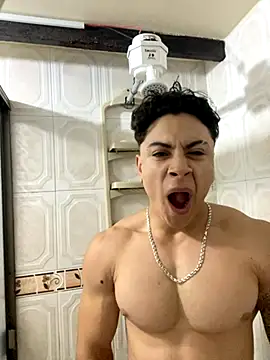 Snapshot of MR_MUSCLE chatting on 10.05.25 MR MUSCLE online show from 10.05.25