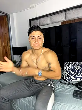 Snapshot of MR_MUSCLE chatting on 10.12.25 MR MUSCLE online show from 10.12.25