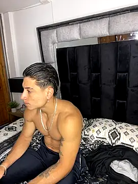 Snapshot of MR_MUSCLE chatting on 10.23.25 MR MUSCLE online show from 10.23.25