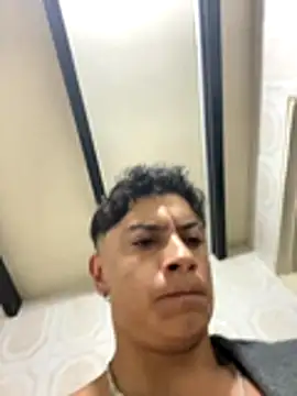 Snapshot of MR_MUSCLE chatting on 10.25.25 MR MUSCLE online show from 10.25.25