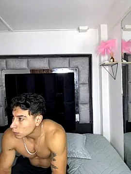 Snapshot of MR_MUSCLE chatting on 11.05.25 MR MUSCLE online show from 11.05.25