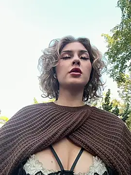 Snapshot of KellyKeler chatting on 10.08.25 KellyKeler online show from 10.08.25