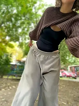 Snapshot of KellyKeler chatting on 10.12.25 KellyKeler online show from 10.12.25