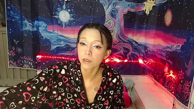 Zafira Mayeers online show from 10.22.25