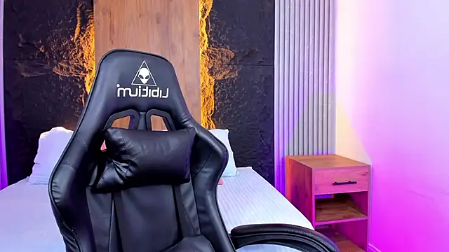 Snapshot of kitty_sweeety_ chatting on 09.27.25 kitty sweeety online show from 09.27.25