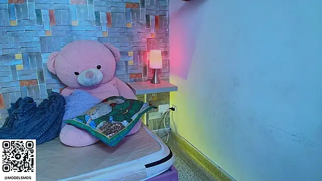 Snapshot of nicoo_2036 chatting on 11.04.25 nicoo 2036 online show from 11.04.25