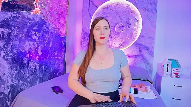 KrystalEvans online show from 09.08.25