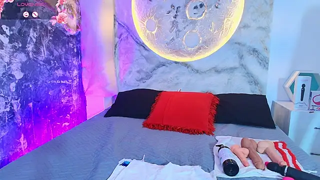 KrystalEvans online show from 09.10.25