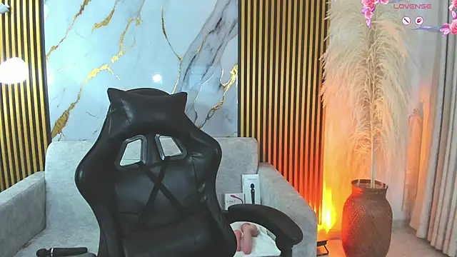 KrystalEvans online show from 09.19.25