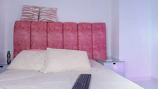 emmacurvy online show from 12.02.25