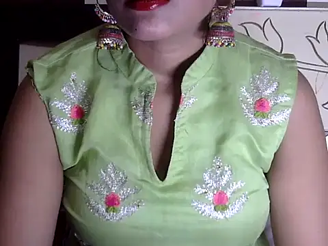Snapshot of hotee_bhabi chatting on 09.13.25 hotee bhabi online show from 09.13.25