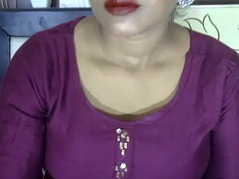 Snapshot of hotee_bhabi chatting on 09.19.25 hotee bhabi online show from 09.19.25