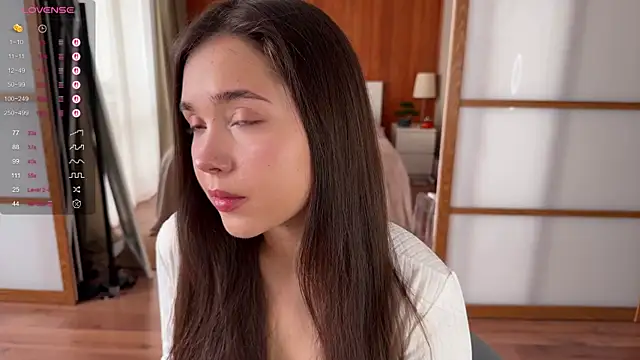 Snapshot of PlumyBun chatting on 10.06.25 PlumyBun online show from 10.06.25