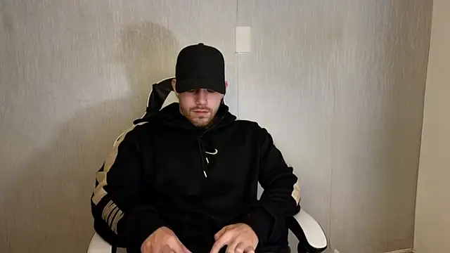 Snapshot of Ades_Lowe chatting on 10.10.25 Ades Lowe online show from 10.10.25