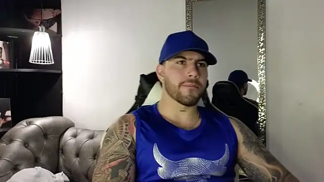 Snapshot of Ades_Lowe chatting on 10.17.25 Ades Lowe online show from 10.17.25