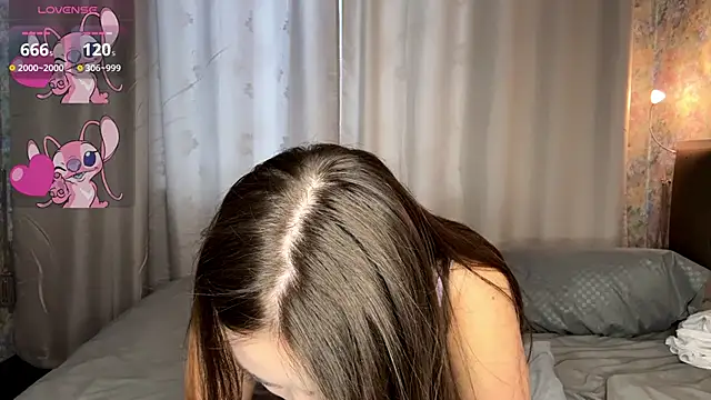 LoraDavi online show from 02.20.26