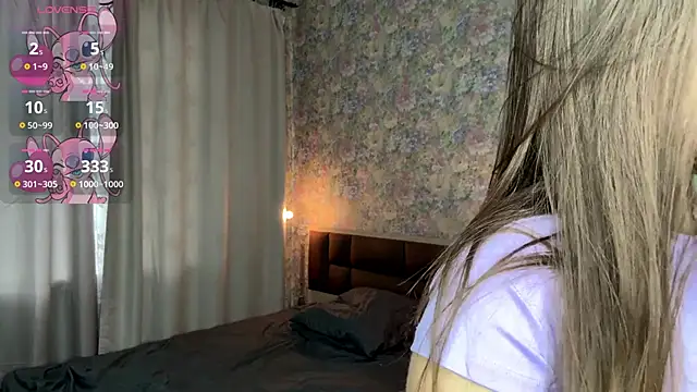 LoraDavi online show from 04.14.26