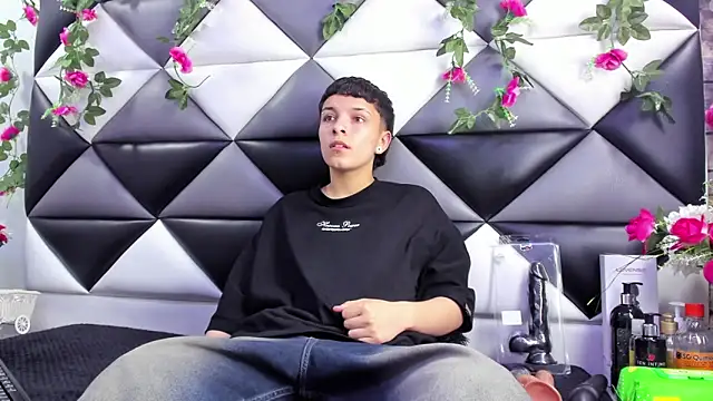 Megan Thompson  online show from 10.30.25